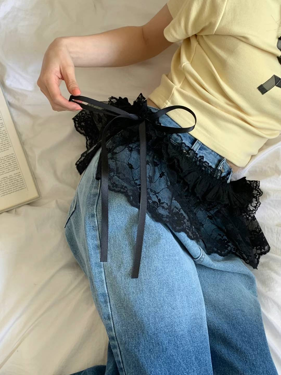 Heavy-Detail Lace Trimmed Hip Scarf PL027